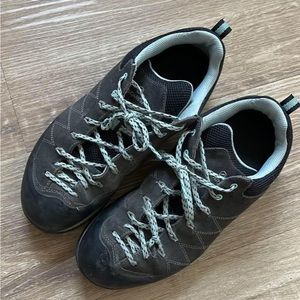 Scarpa Shoes, Sz 9